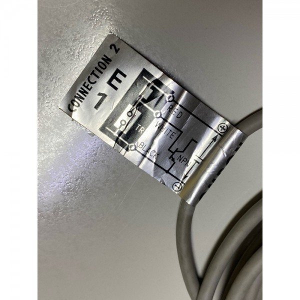 Induktivni sen.NPN 8mm 10-40 VDC, 200mA  OMRON - IP8TLX1W1